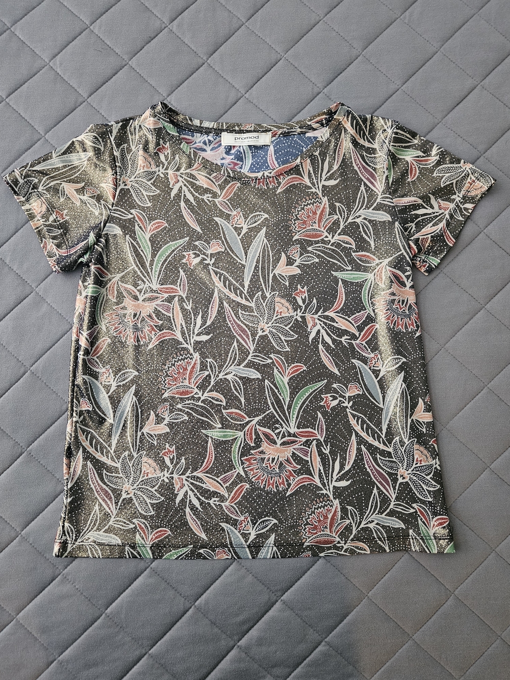 NEW Promod Short-Sleeve Floral Metallic Tee Size S Black Pink Green Feminine - Picture 2 of 7